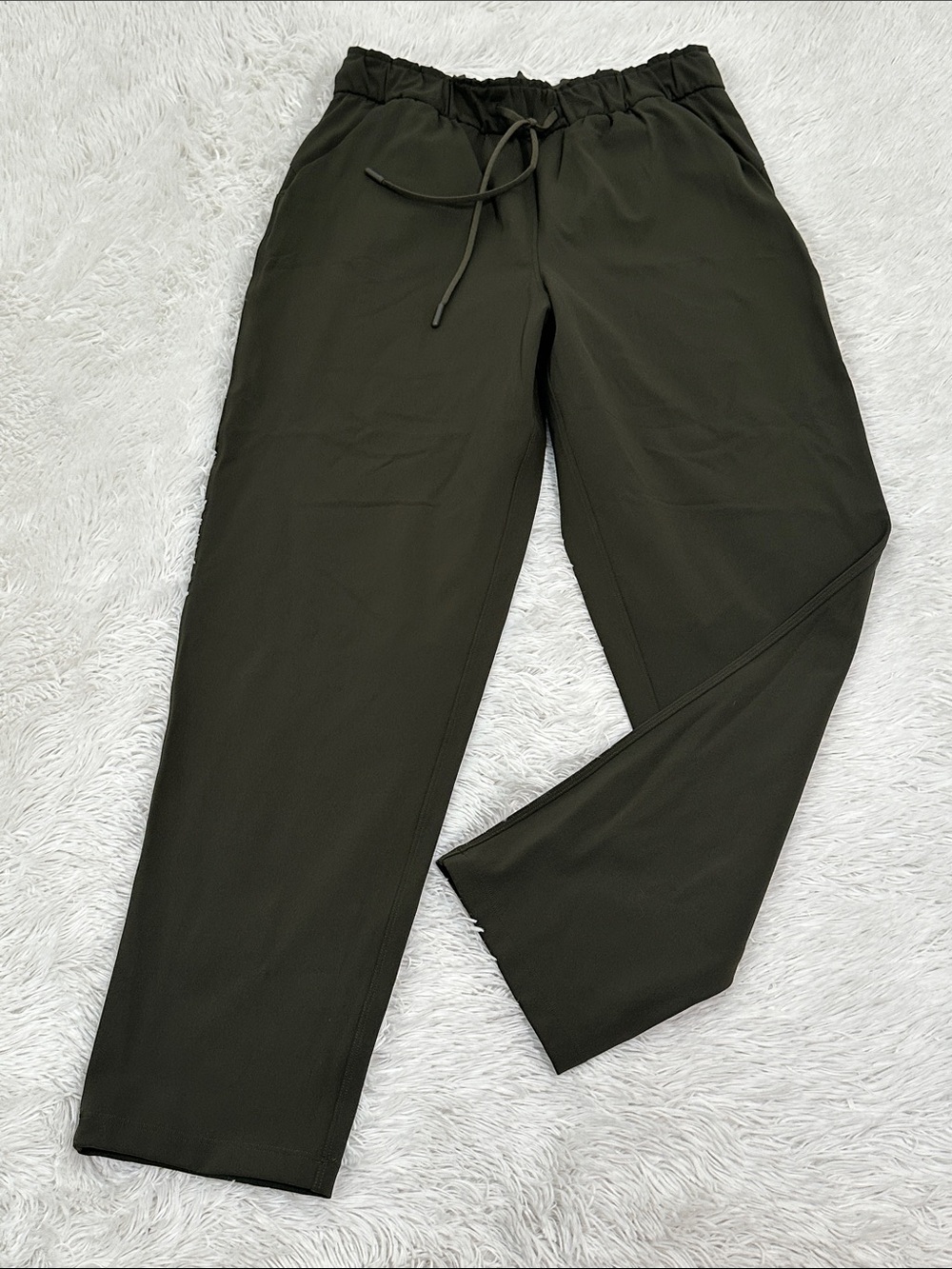 🎻 Fabletics Pull On Woven Pants